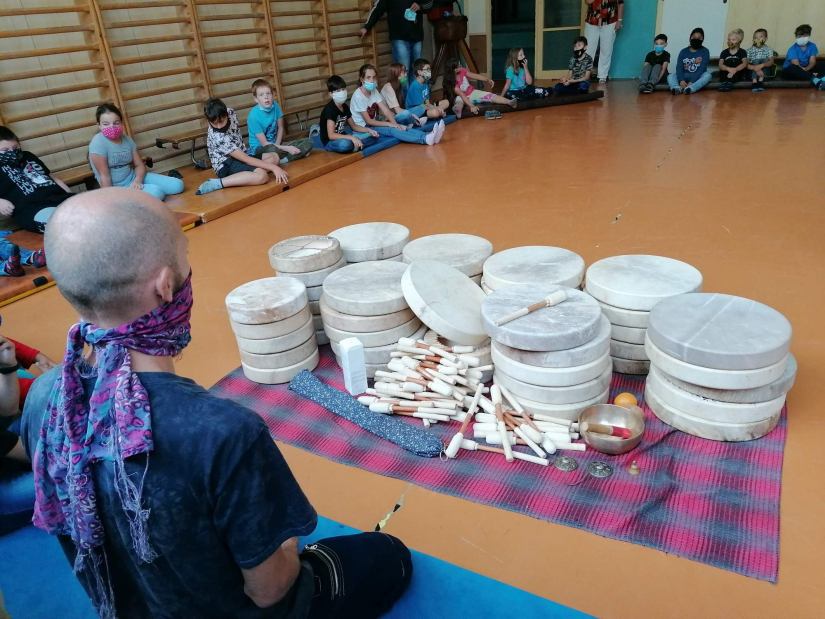 Šamanské bubny – projektový den ve škole